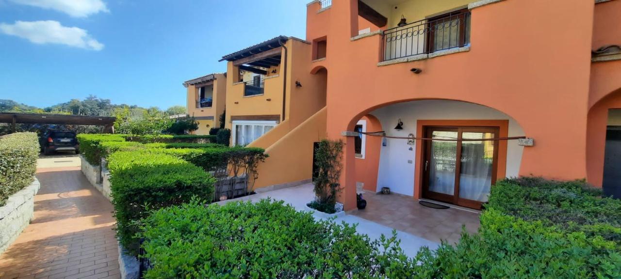 Le Residenze Del Mare Villa Porto San Paolo  Exterior photo